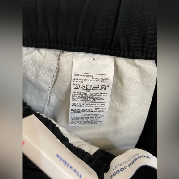 Old Navy Men’s Modern Joggers - Picture 8 of 9